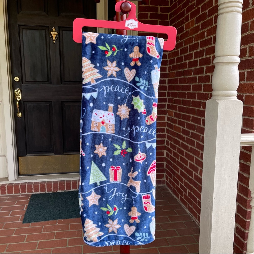 Plush Holiday Themed Throw 50” x 60”